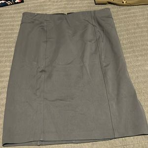 Pencil work skirt. Gray. Size L